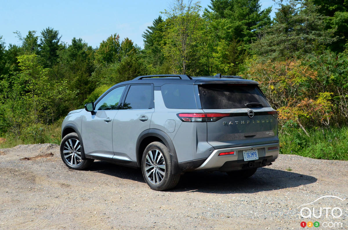 Nissan Pathfinder 2022, trois quarts arrière